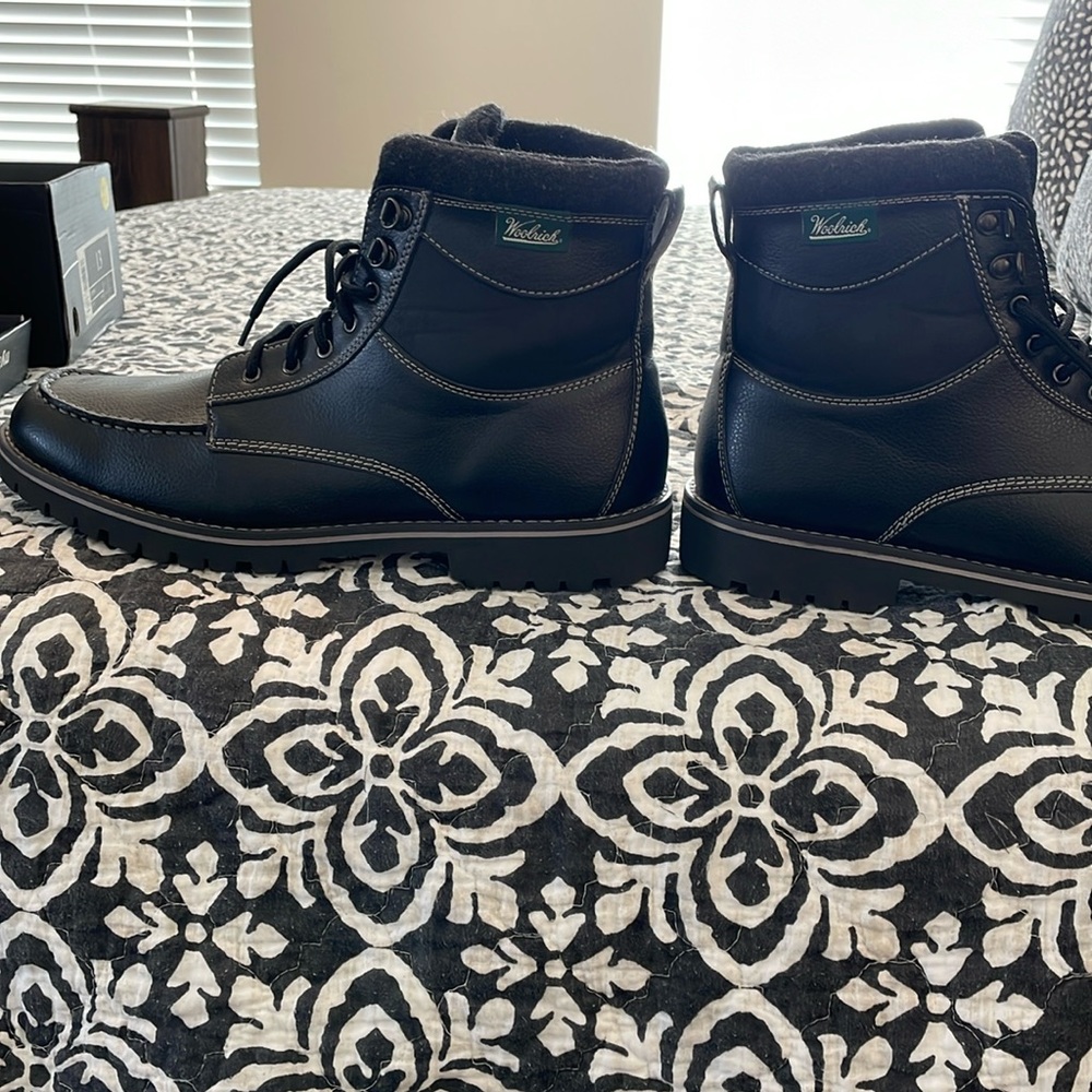 Men’s Size 13 Woolrich Black Mid-calf Leather Boots w/White Topstitching
